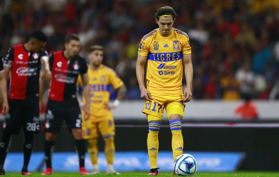 Sebastián Córdova falló un penalti