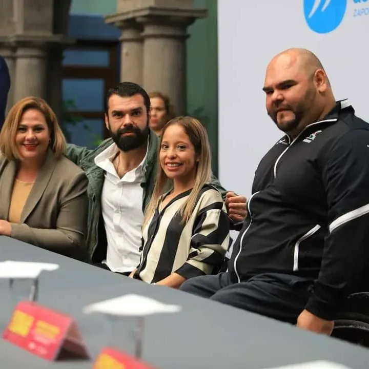 Twitter-ComudeZapopan Citlali Moscote con la Comude