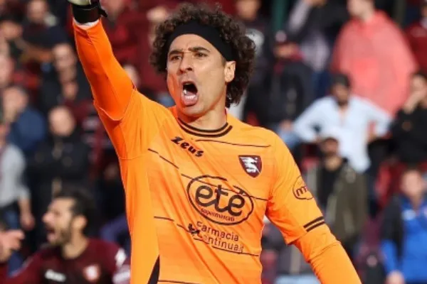 @YOSOY8A Memo Ochoa en Italia