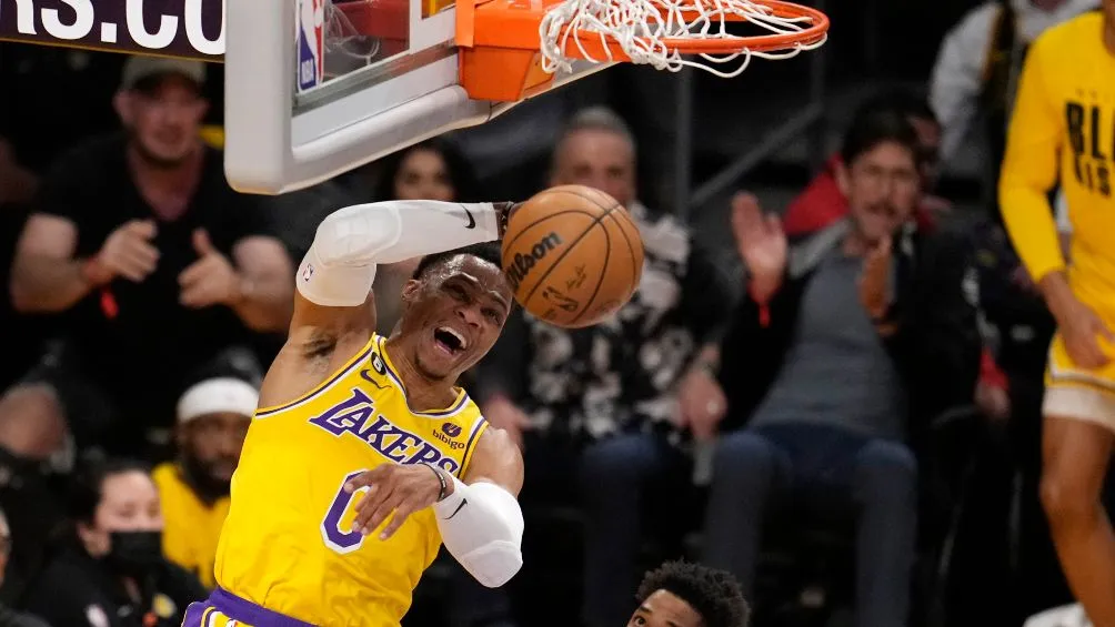 AP Lakers hizo el intercambio con Utah