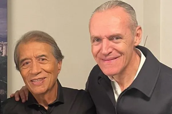 Junto al cantante Napoléon