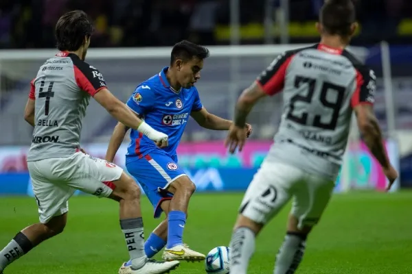 Observa a los celestes y los rojinegros