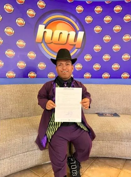 Medio Metro con contrato con Hoy