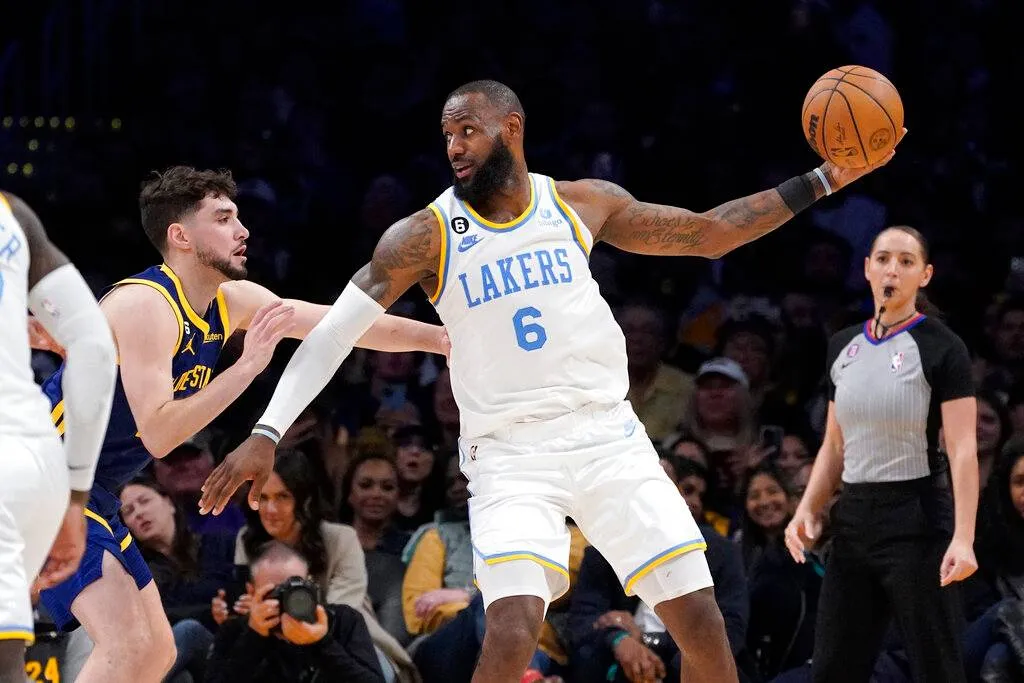 Lakers se impuso a Warriors