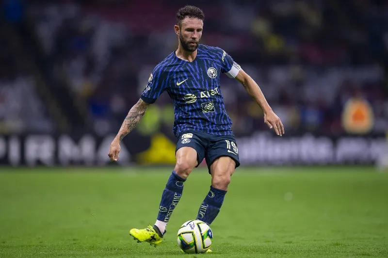 MEXSPORT Miguel Layún con el América