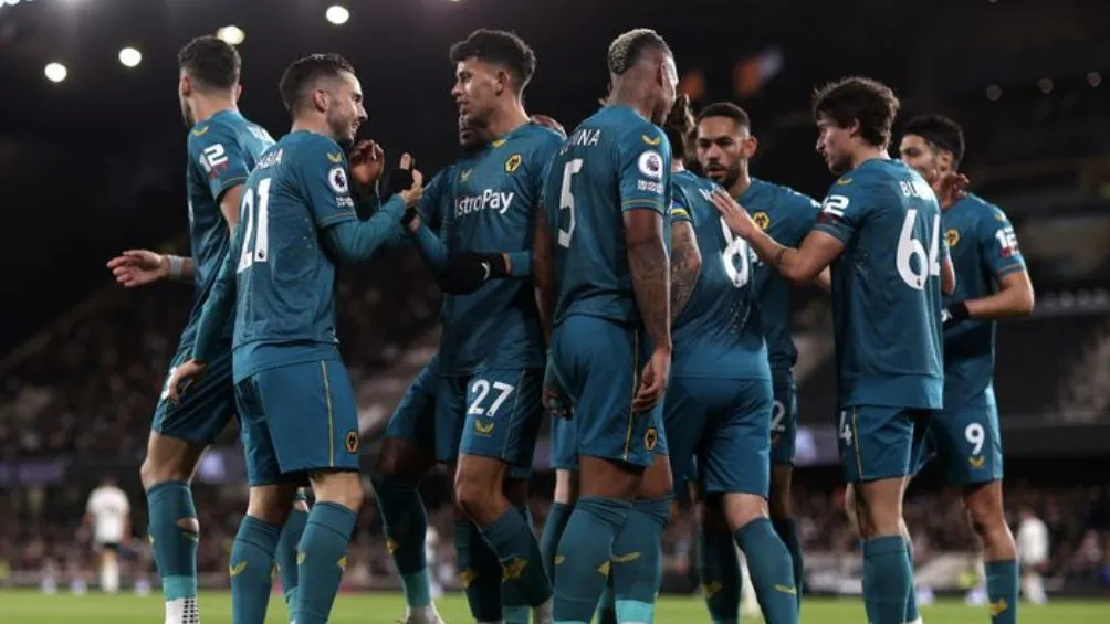 El Wolves celebra la primera anotación del encuentro