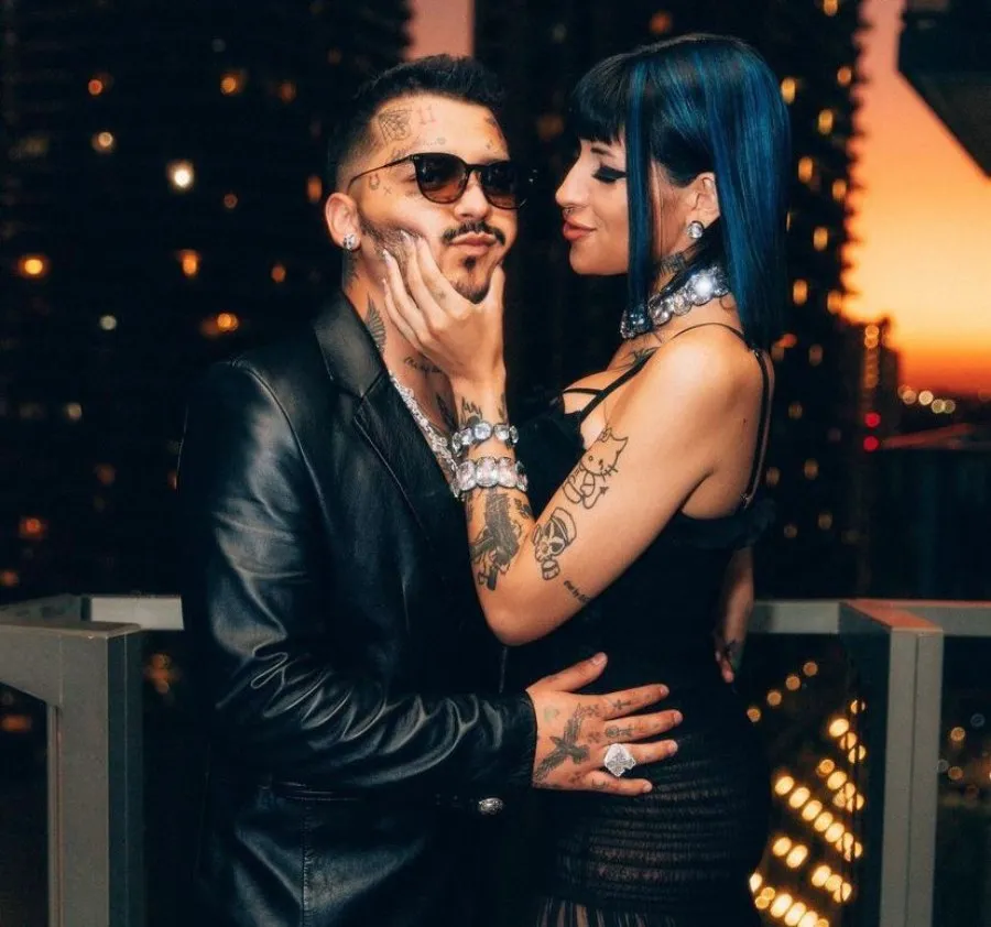 Nodal y Cazzu en sesión de fotos