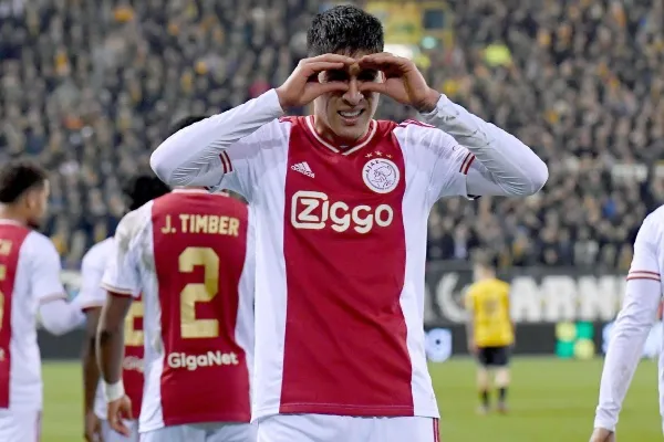 Cabeceó para la victoria