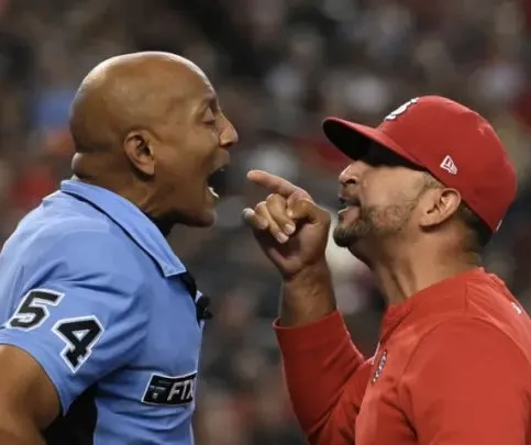 Marmol y Bucknor peleando