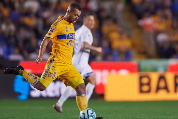 El brasileño jugando con Tigres