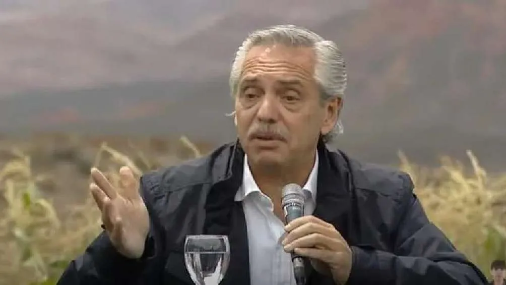 Alberto Fernández en conferencia