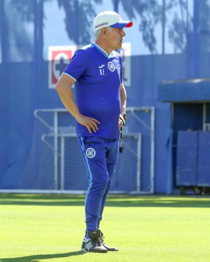 TWITTER: @CruzAzul Tuca Ferretti en entrenamiento con Cruz Azul