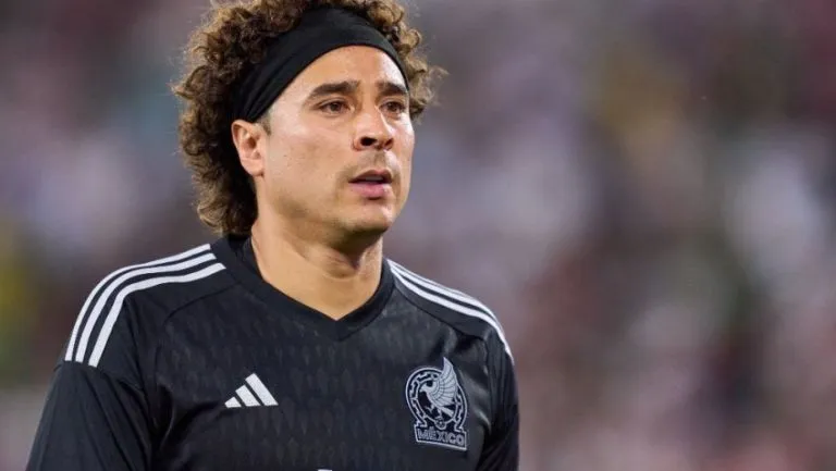 Guillermo Ochoa con el Tri