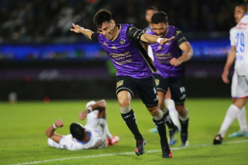Mazatlán en festejo de gol