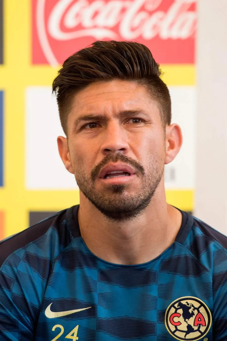 Oribe Peralta en rueda de prensa