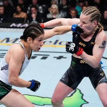 Alexa Grasso conectando a Valentina Shevchenko