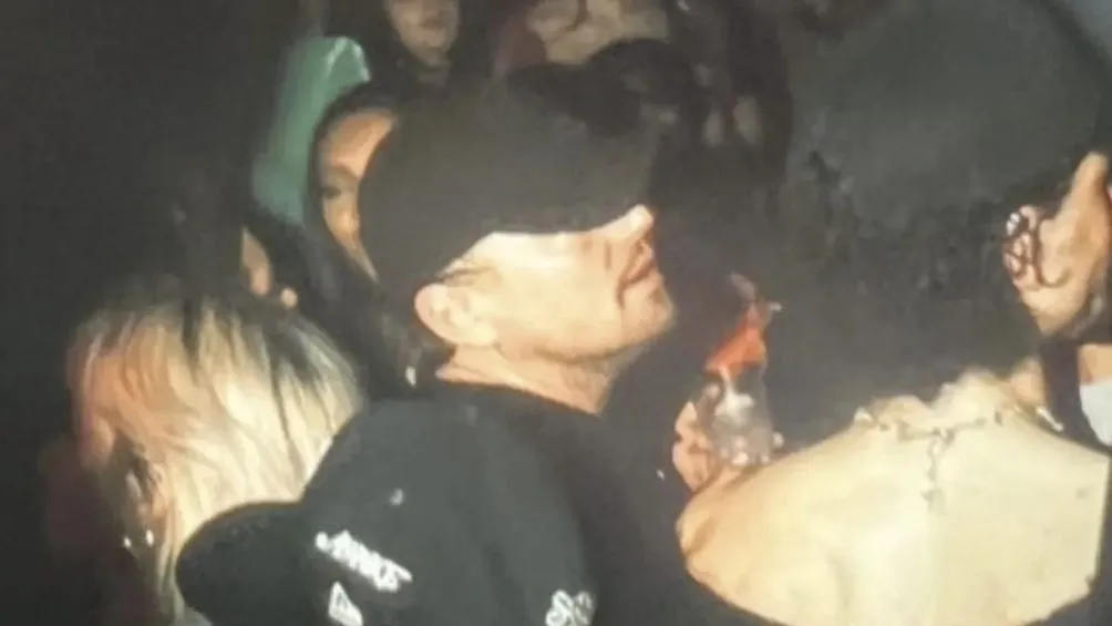 DiCaprio durante la fiesta donde se le vio con Bertram