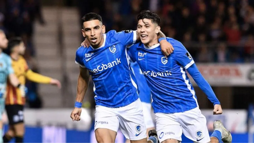 Arteaga celebrando un gol con el Genk