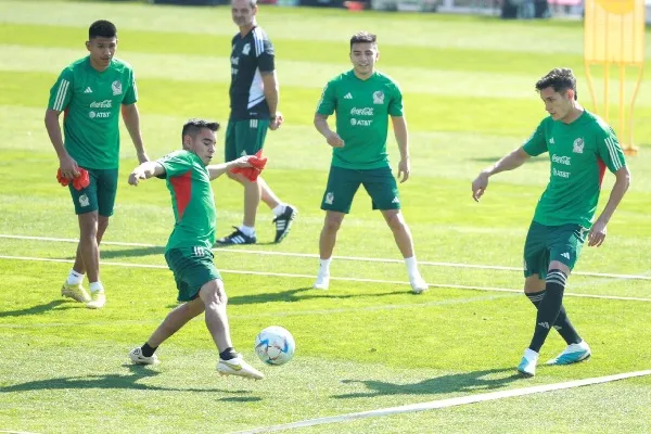 Futbolistas en entrenamiento