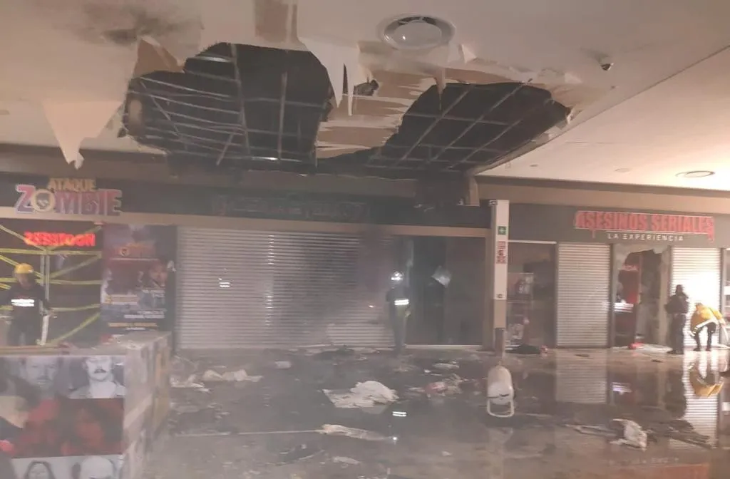 TWITTER: @AlcCuauhtemocMx Se reportan daños en locales