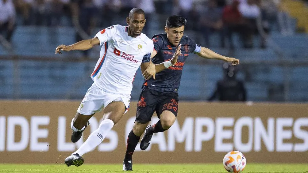 Jerry Bengston compitiendo con Aldo Rocha