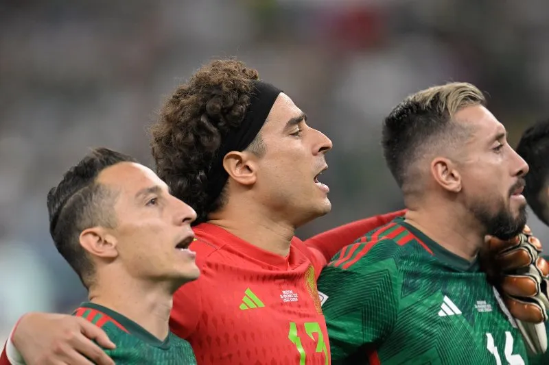 Guardado, Ochoa y Herrera con el Tri