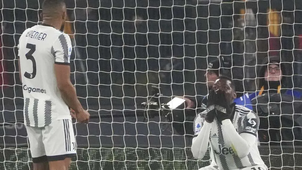 Pogba reacciona tras fallar ante la Roma