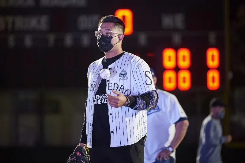 Julio Urías en la Inauguracion del Parque de Beisbol Liga Pequena Sierra Madre