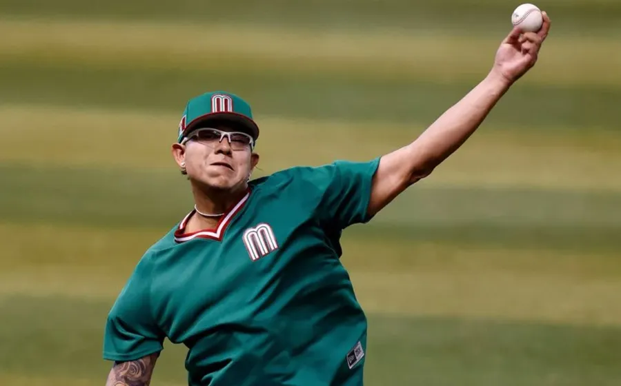 ESPECIAL Julio Urías en juego con México