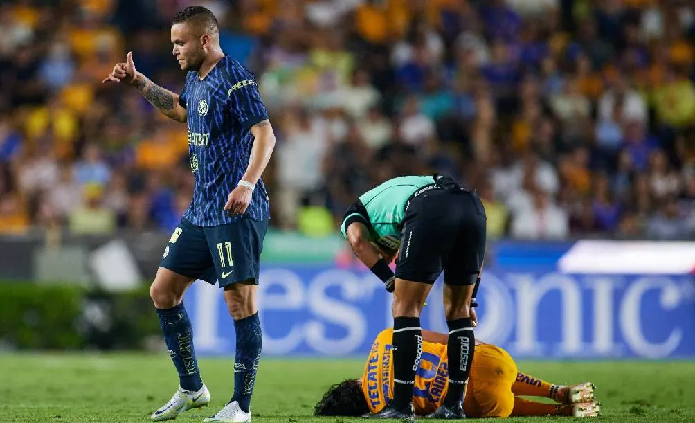 Diego Lainez no pudo con Cabecita Rodríguez