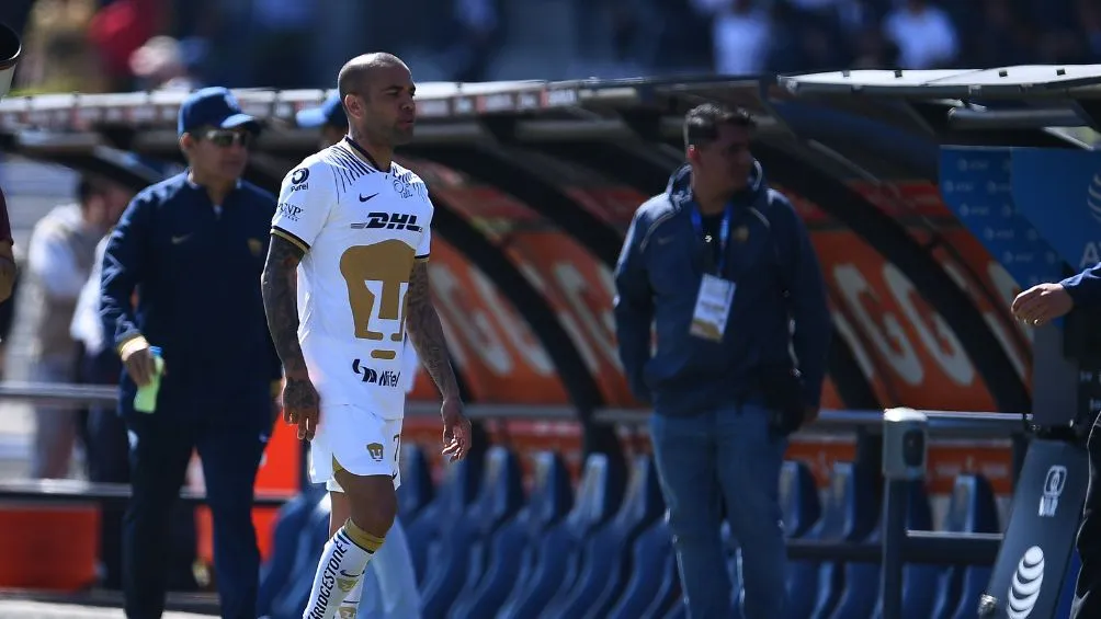 Dani Alves en su último partido como futbolista profesional en Ciudad Universitaria