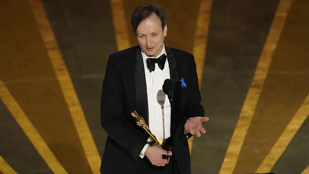 Volker Bertelmann ganó Mejor Banda Sonora