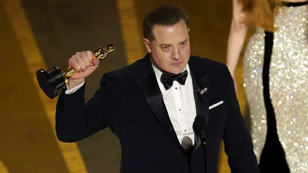 Brendan Fraser con su Oscar
