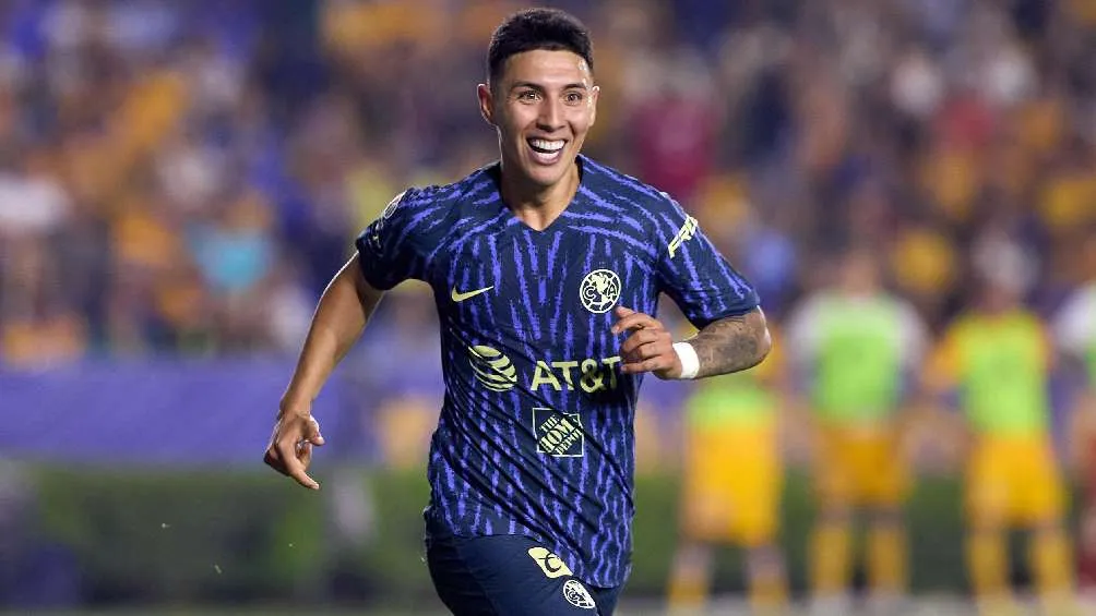 Leo Suarez festejando su gol vs Tigres