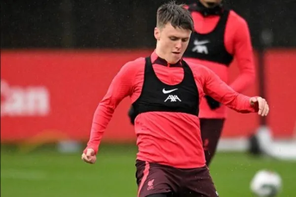 IG: @BENDOAK_ Cayó al césped