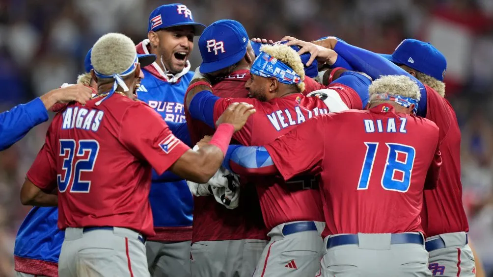 El júbilo boricua era enorme en el campo de juego