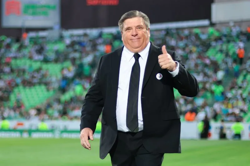 Miguel Herrera con Xolos