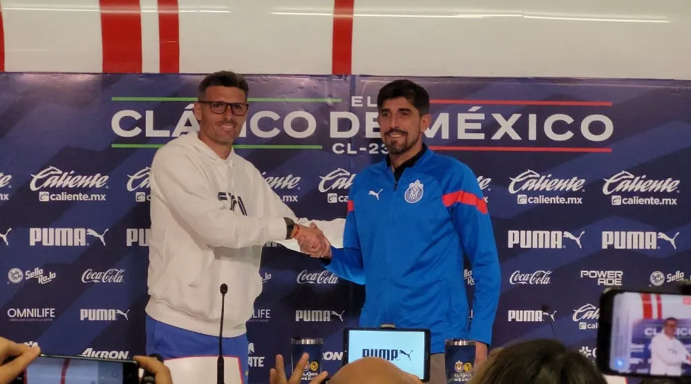 Fernando Ortiz y Veljko Paunovic previo al Clásico Nacional