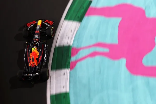 TW @SCHECOPEREZ El piloto mexicano durante las prácticas