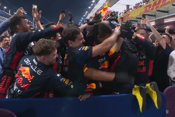 Los de Red Bull lo felicitaron