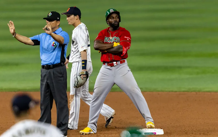 Arozarena celebra doblete