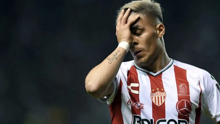 MEXSPORT Brian Fernández jugando en el Necaxa