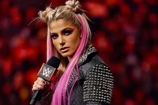 Recomendó a sus seguidores cuidarse la piel