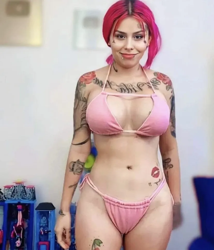 Mona abrió su cuenta de OnlyFans