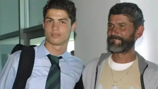 Cristiano Ronaldo junto a su padre