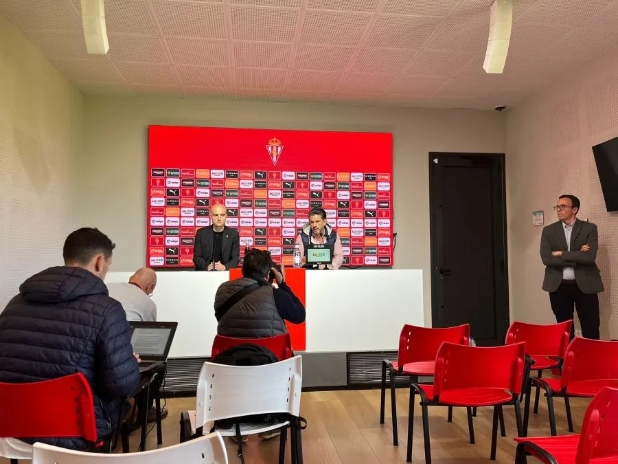 Conferencia de prensa del Gijón