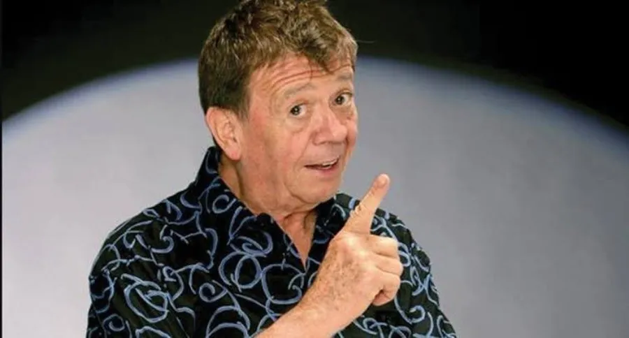 Chabelo en fotografía de promoción de su programa