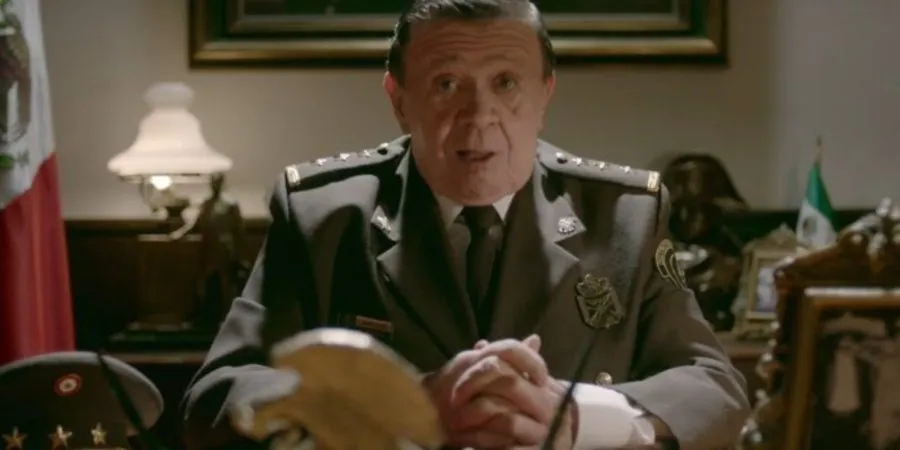 MEXSPORT Chabelo actuando como comandante de la Fuerzas Armadas de México