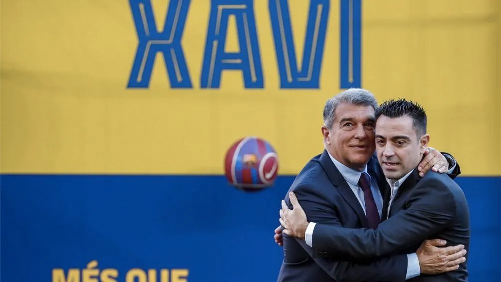 Laporta en la presentación de Xavi Hernández