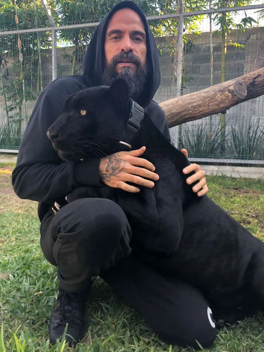 Babo con su pantera negra